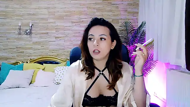 Snapshot of PlayfulElla chatting on 03-19-25, 12:01 PlayfulElla online show from 03-19-25, 12:01