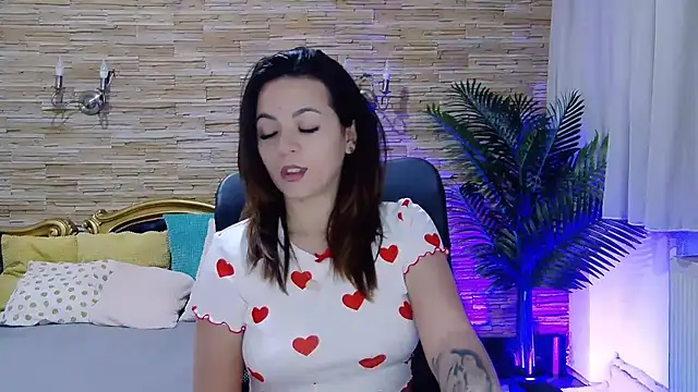 Snapshot of PlayfulElla chatting on 02-26-25, 06:19 PlayfulElla online show from 02-26-25, 06:19