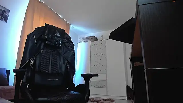 liamaesthetic online show from 05-11-26, 07:10