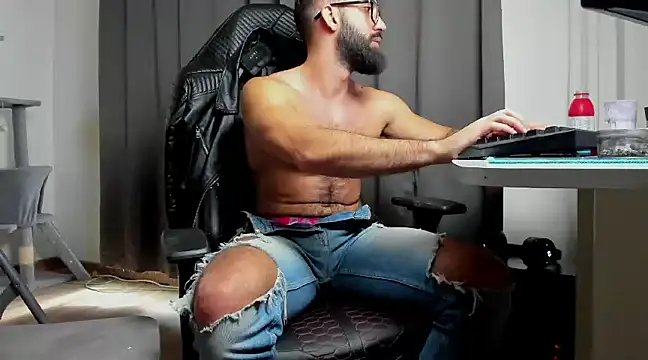 Snapshot of liamaesthetic chatting on 03-02-25, 10:16 liamaesthetic online show from 03-02-25, 10:16