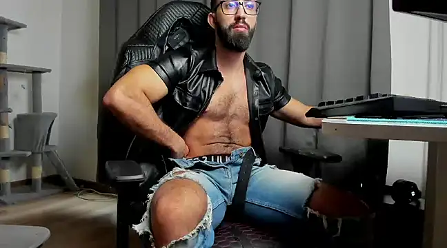 Snapshot of liamaesthetic chatting on 02-28-25, 10:09 liamaesthetic online show from 02-28-25, 10:09
