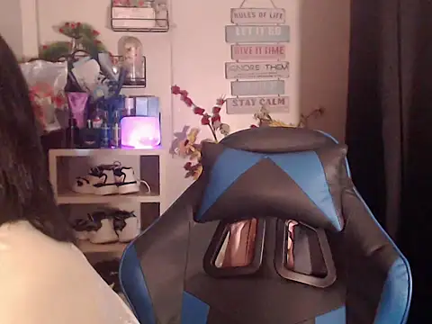 Snapshot of Lemonadexxx chatting on 04-13-26, 05:50 Lemonadexxx online show from 04-13-26, 05:50