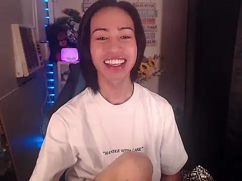 Snapshot of Lemonadexxx chatting on 02-21-26, 08:27 Lemonadexxx online show from 02-21-26, 08:27