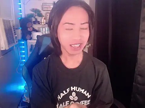 Snapshot of Lemonadexxx chatting on 02-08-26, 04:10 Lemonadexxx online show from 02-08-26, 04:10