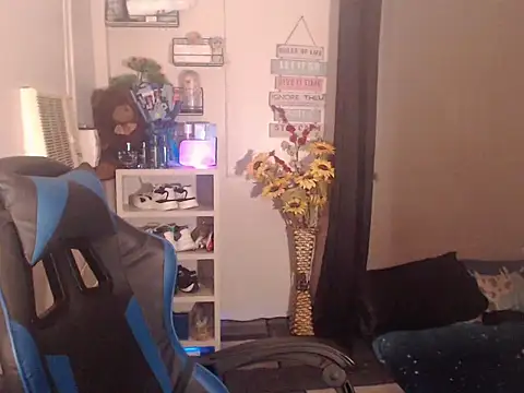 Snapshot of Lemonadexxx chatting on 03-10-26, 05:44 Lemonadexxx online show from 03-10-26, 05:44