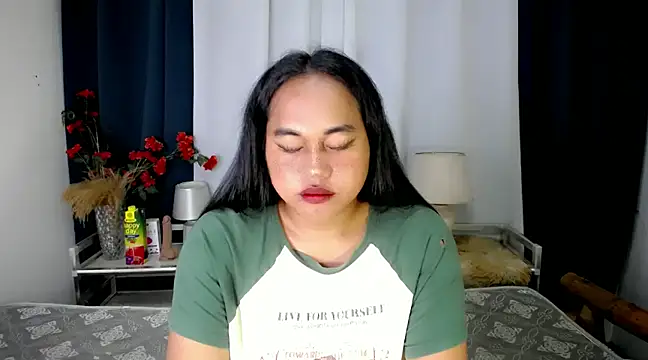 Snapshot of bettina_love chatting on 12-03-24, 11:29 bettina love online show from 12-03-24, 11:29