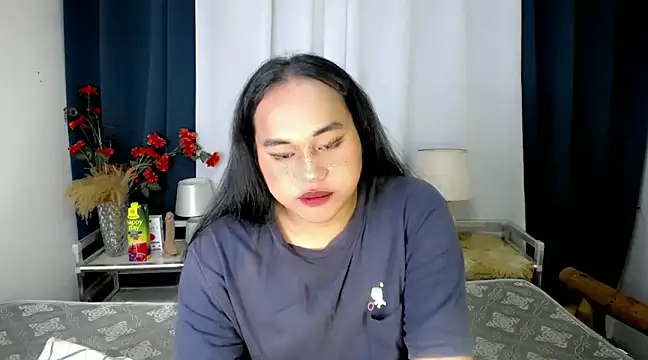 Snapshot of bettina_love chatting on 12-04-24, 11:13 bettina love online show from 12-04-24, 11:13