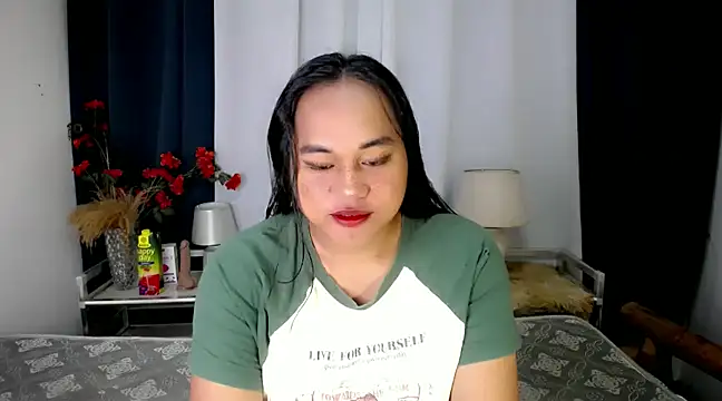 Snapshot of bettina_love chatting on 12-03-24, 08:22 bettina love online show from 12-03-24, 08:22