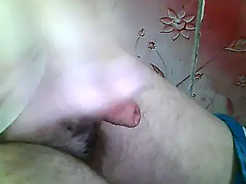 Snapshot of two_colour_cock chatting on 01-08-25, 10:27 two colour cock online show from 01-08-25, 10:27