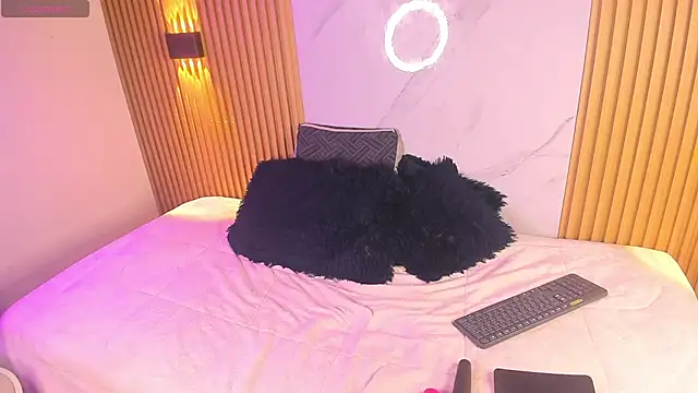 Snapshot of emilyconer chatting on 10-04-25, 03:19 emilyconer online show from 10-04-25, 03:19