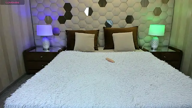 XLindaMilfX online show from 05-04-26, 06:27