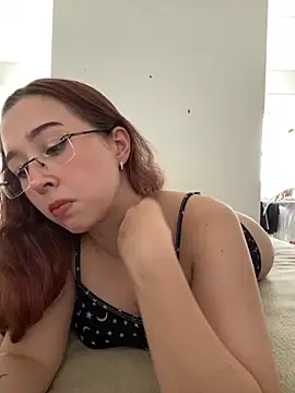 tsuki chan on online show from 03-09-26, 04:43