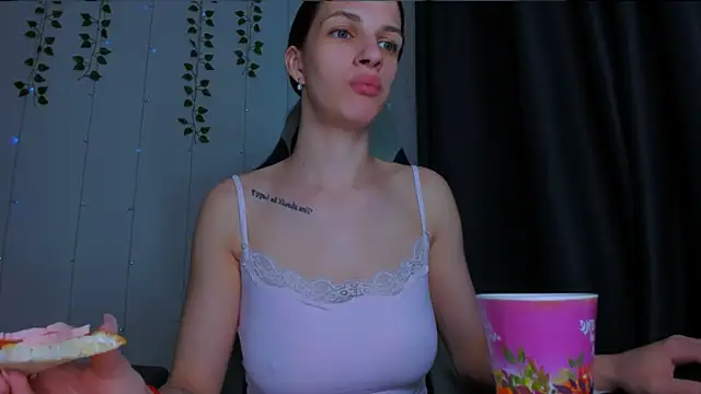 KarlaSim online show from 05-17-26, 10:37