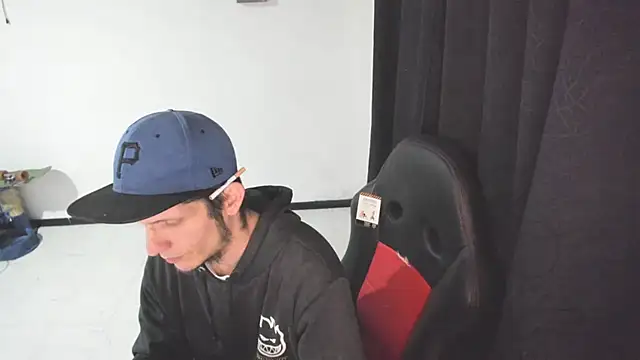 Jeff Waltonxh online show from 12-15-25, 04:40