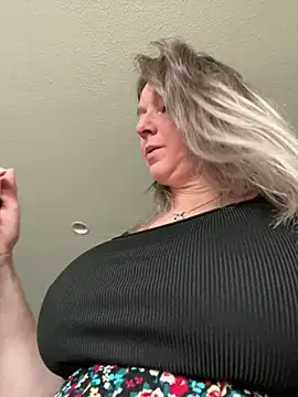 Vivian MayXxX online show from 02-12-25, 10:04
