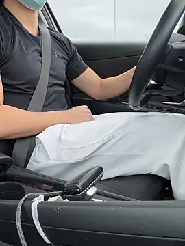 1714914111 online show from 12-17-25, 04:01