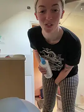 Snapshot of Daisy_Michto_Officiel chatting on 02-04-25, 04:18 Daisy Michto Officiel online show from 02-04-25, 04:18