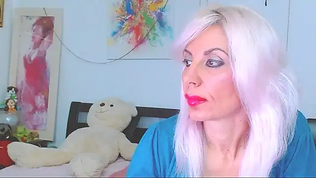 HoneyLara online show from 12-17-25, 12:15