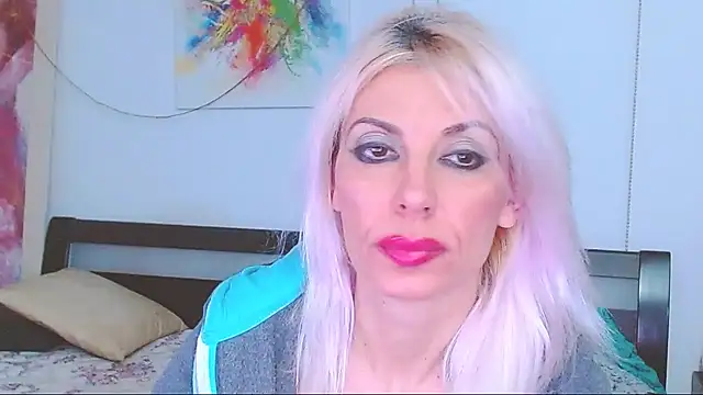 Snapshot of HoneyLara chatting on 03-18-25, 01:46 HoneyLara online show from 03-18-25, 01:46