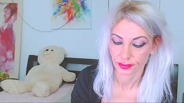 HoneyLara online show from 02-05-26, 01:12