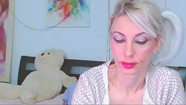 HoneyLara online show from 01-10-26, 11:44