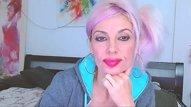 Snapshot of HoneyLara chatting on 03-06-25, 04:19 HoneyLara online show from 03-06-25, 04:19