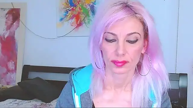 Snapshot of HoneyLara chatting on 03-06-25, 01:16 HoneyLara online show from 03-06-25, 01:16