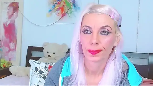Snapshot of HoneyLara chatting on 10-04-25, 08:43 HoneyLara online show from 10-04-25, 08:43