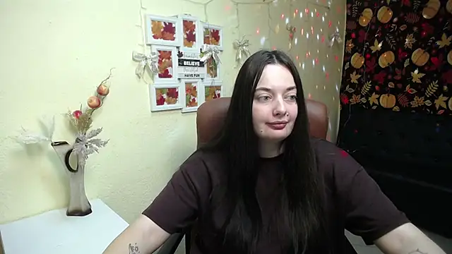 MilanaPrice online show from 11-23-25, 06:29