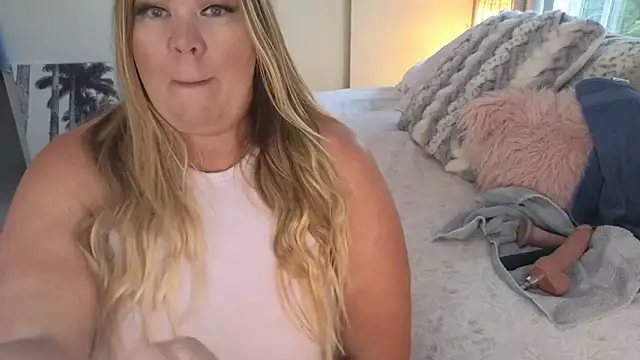 JESS LOVES online show from 06-07-26, 02:44