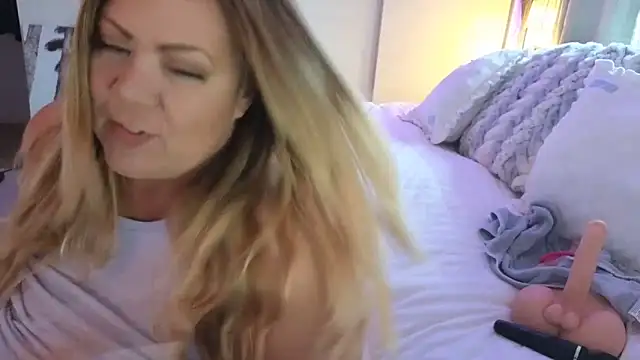 JESS LOVES online show from 03-16-26, 06:10