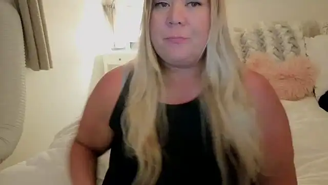 JESS LOVES online show from 09-26-25, 02:18