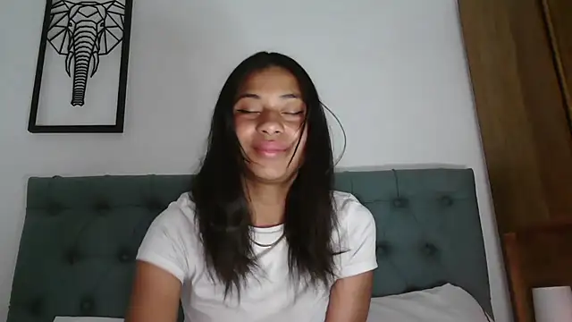 dark enchantress  online show from 10-16-25, 05:16