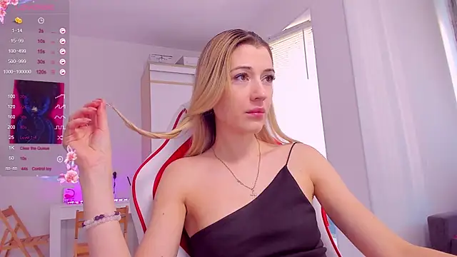 Snapshot of HotCarolineXO chatting on 10-09-25, 10:27 HotCarolineXO online show from 10-09-25, 10:27