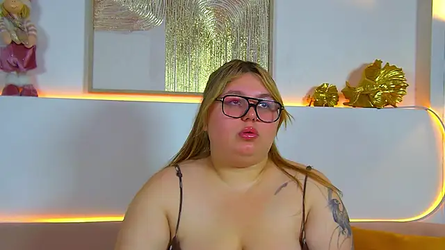 LillianKim online show from 12-22-25, 06:46