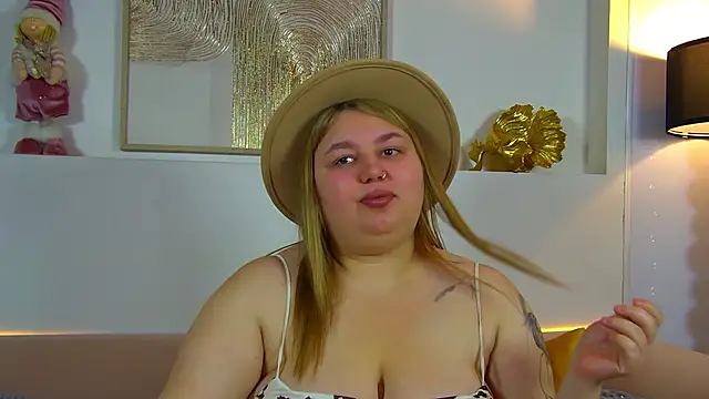 LillianKim online show from 12-04-25, 06:40