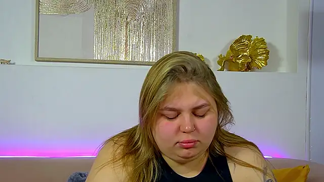 LillianKim online show from 11-05-25, 06:33