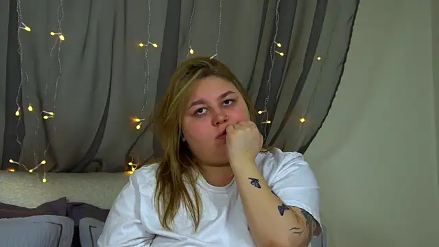 LillianKim online show from 12-01-25, 06:36