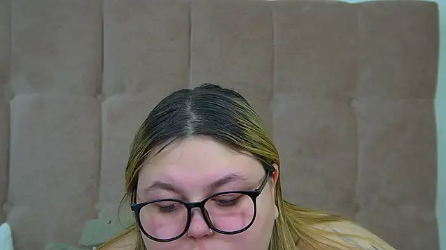 LillianKim online show from 02-25-26, 06:19