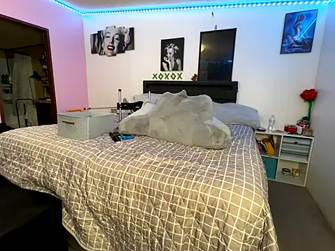 AngelSinz69 online show from 10-12-25, 04:14