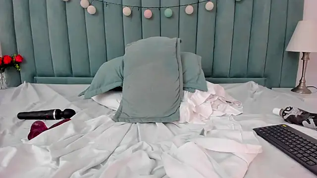 Snapshot of marianaaguii chatting on 03-14-25, 03:25 marianaaguii online show from 03-14-25, 03:25