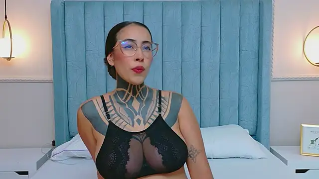 NicoleBlum online show from 05-14-26, 07:33