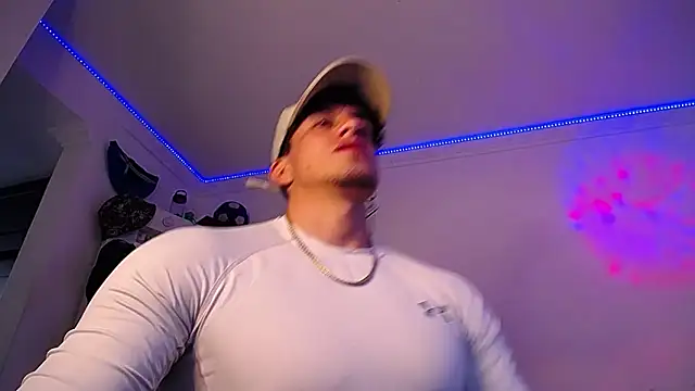 strongboy  online show from 11-25-25, 07:03