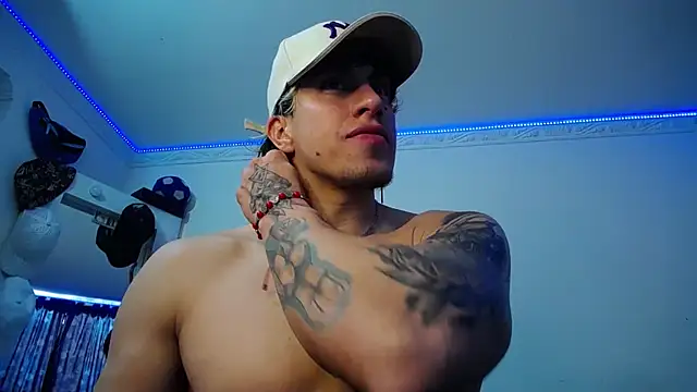 strongboy  online show from 09-20-25, 06:57