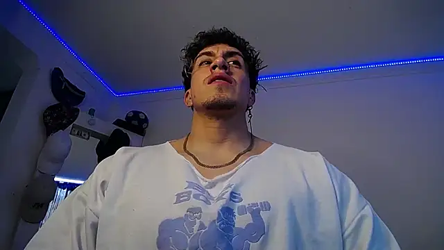 strongboy  online show from 10-18-25, 08:11