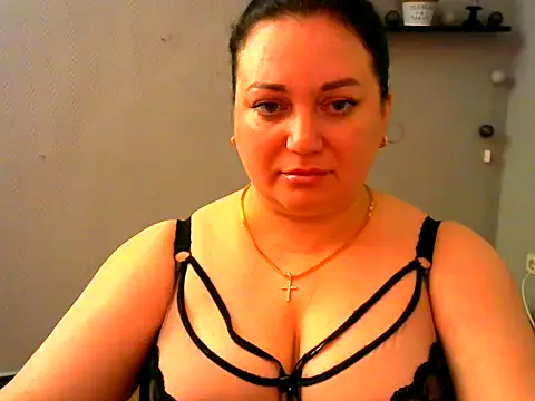 Snapshot of AmanaGi chatting on 01-08-25, 04:44 AmanaGi online show from 01-08-25, 04:44