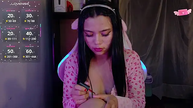 Snapshot of -Camila_ chatting on 02-27-25, 04:24 -Camila online show from 02-27-25, 04:24