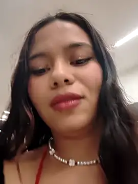 Snapshot of -Camila_ chatting on 05-14-26, 12:29 -Camila online show from 05-14-26, 12:29
