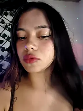 Snapshot of -Camila_ chatting on 05-12-26, 02:45 -Camila online show from 05-12-26, 02:45