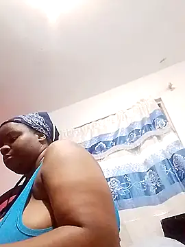 Snapshot of bigtitssxx chatting on 02-25-25, 07:09 bigtitssxx online show from 02-25-25, 07:09